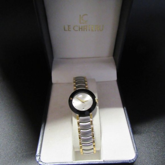 LE CHATEAU LADIES WATCH NIB - Picture 3 of 6